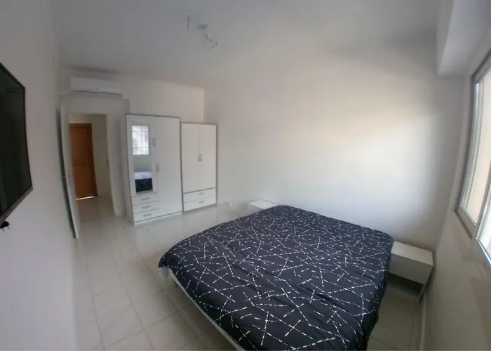 Les Dauphins Apartment