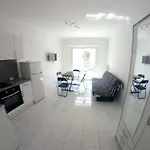 Les Dauphins Appartement *